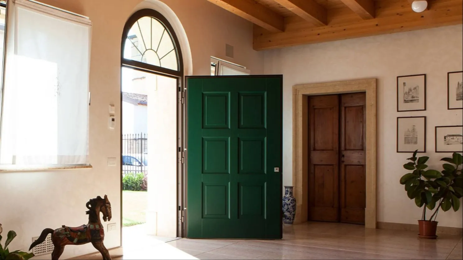 EVOLUTION: La Porta Blindata Classica di Oikos – Perfetta per la Tua Sicurezza e Stile